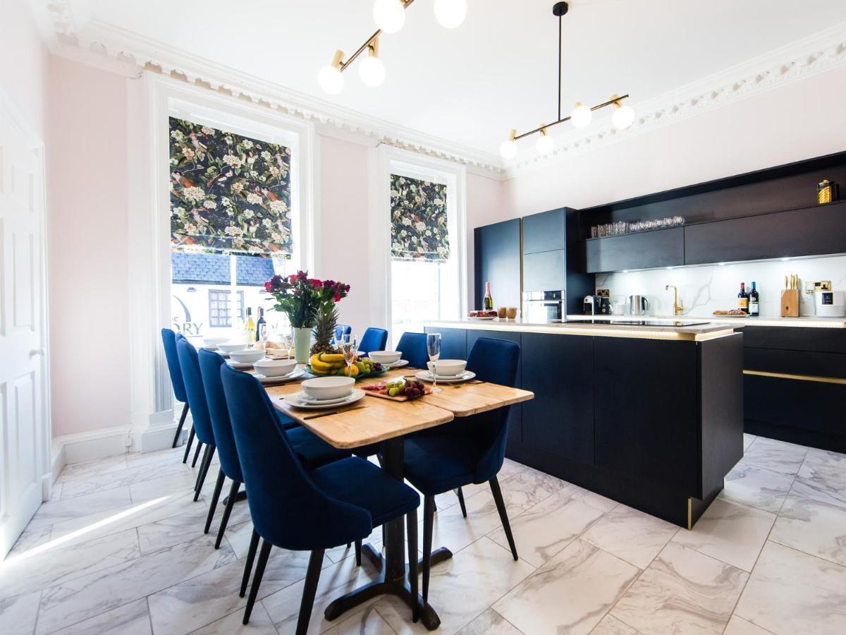 Maison Parfaite Yo1 - Exquisite 400 Year Old, City Centre Townhouse York Esterno foto