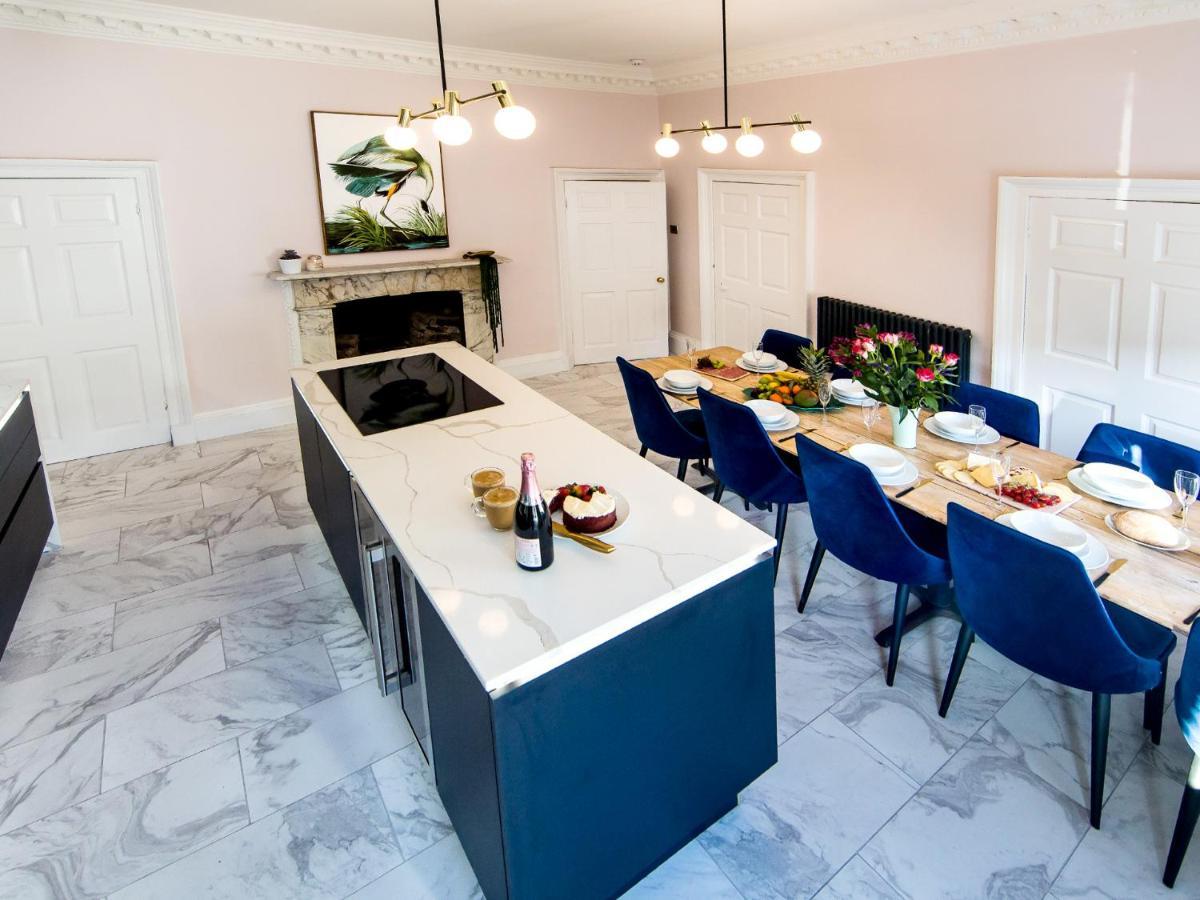 Maison Parfaite Yo1 - Exquisite 400 Year Old, City Centre Townhouse York Esterno foto